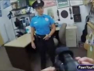 Latina công an sĩ quan fucked lược qua pawn gã