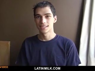 Latin schoolboy supsupin pakikipagtalik cumfacial para pera